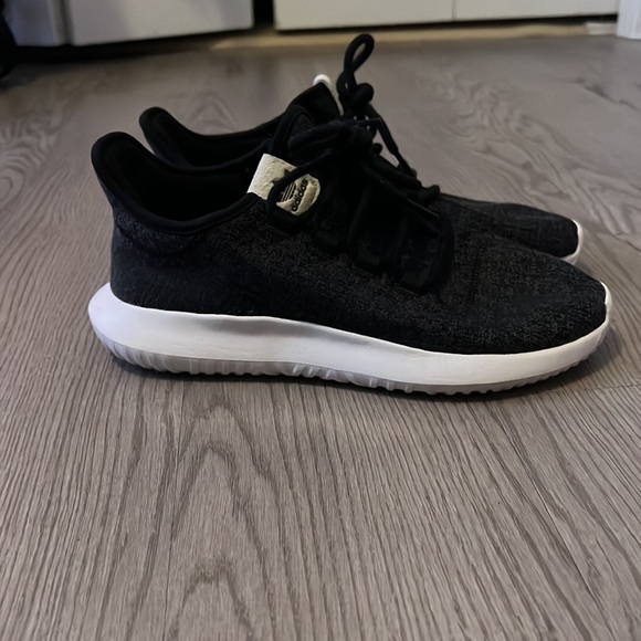 Brand new adidas shoes . Never worn! - Picture 2 of 3